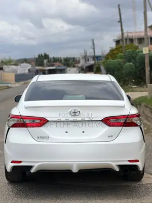 Toyota Camry 2018 White