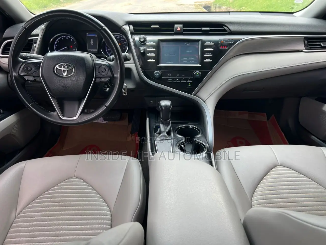 Toyota Camry 2018 White