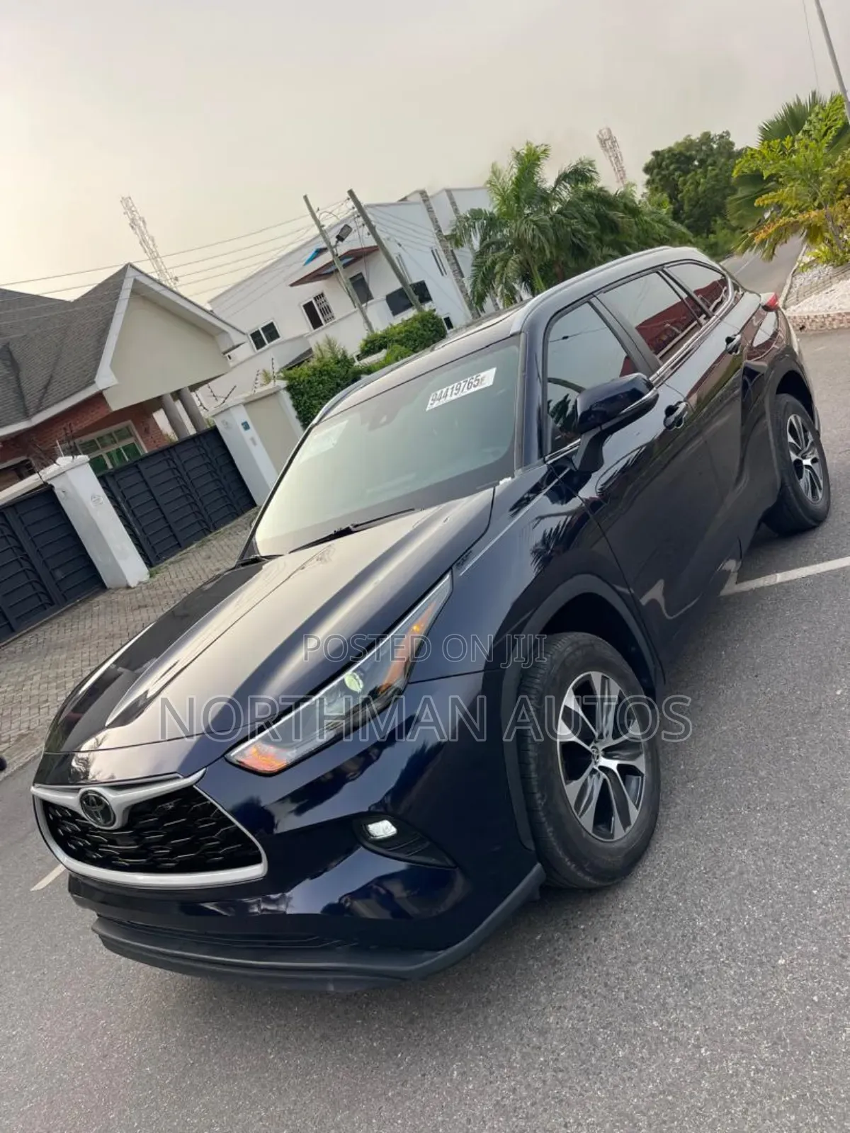 Toyota Highlander XLE AWD 2023 Blue
