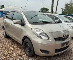 Toyota Vitz 1.3 AWD 3dr 2010 Beige