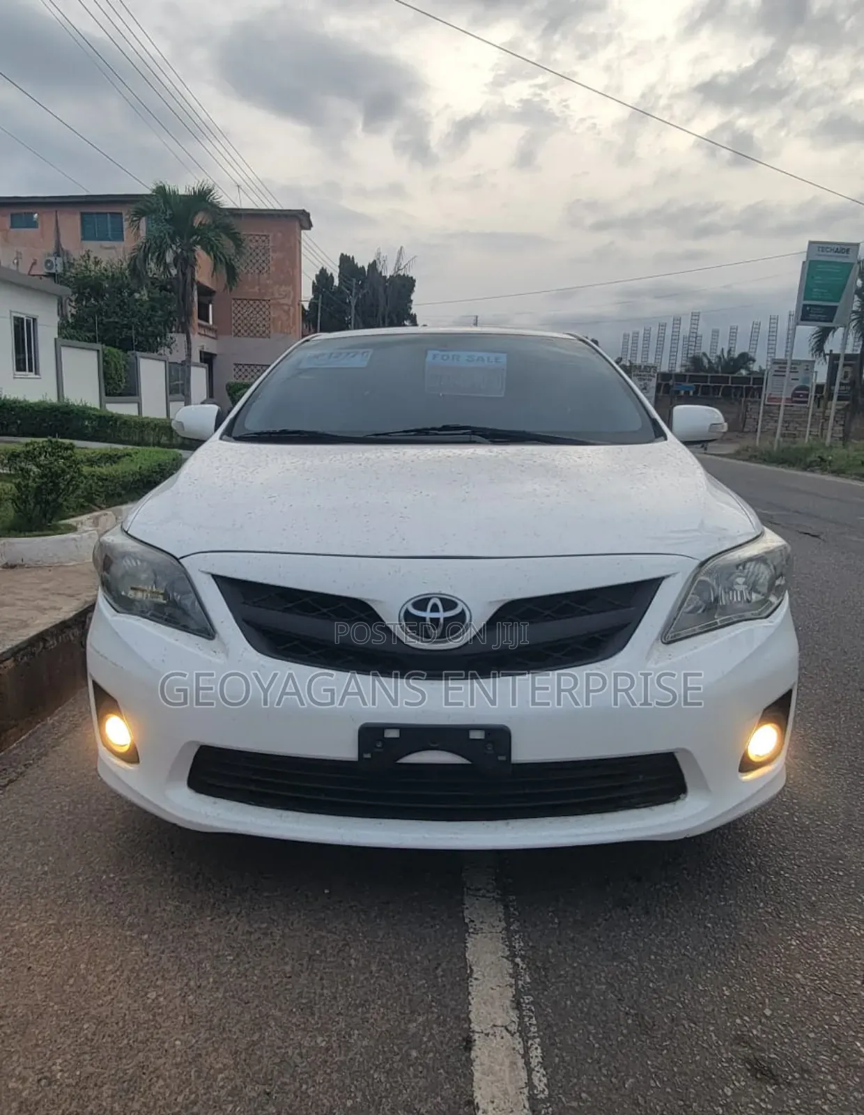 Toyota Corolla S Special Edition 4dr Sedan (1.8L 4cyl 4A) 2013 White