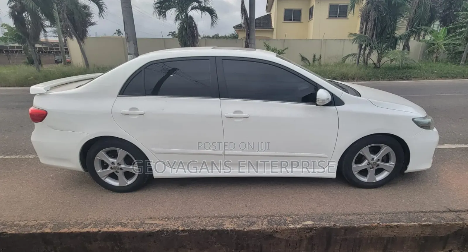 Toyota Corolla S Special Edition 4dr Sedan (1.8L 4cyl 4A) 2013 White
