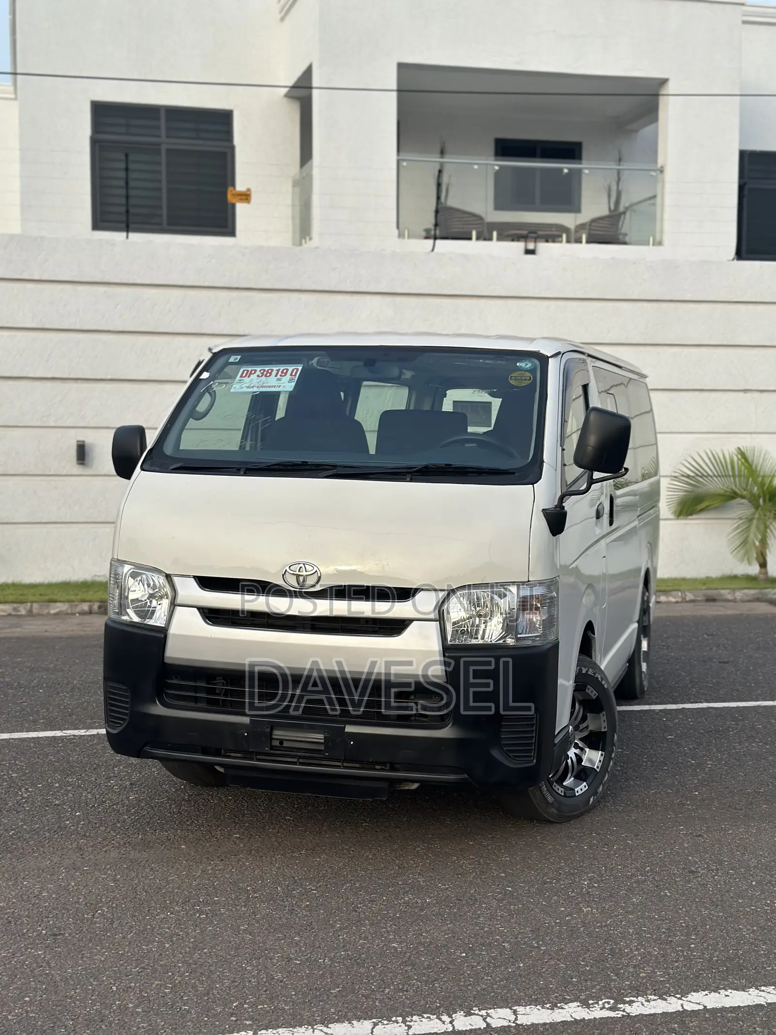 Toyota HiAce 2014 White