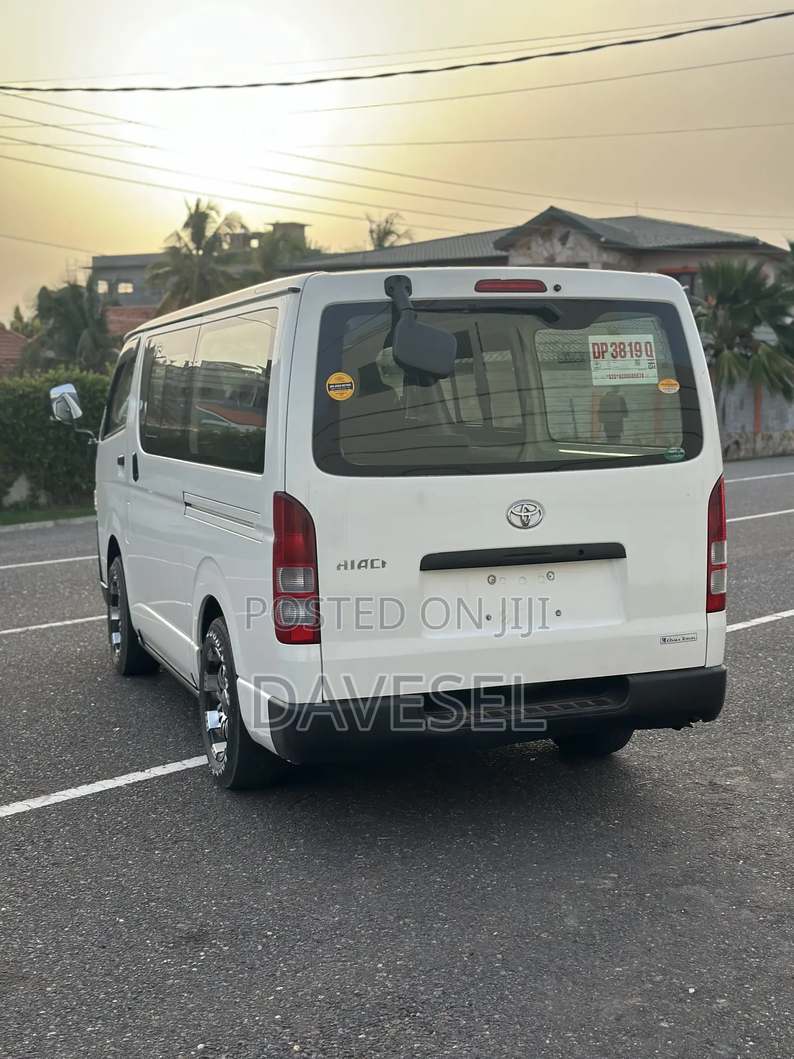 Toyota HiAce 2014 White