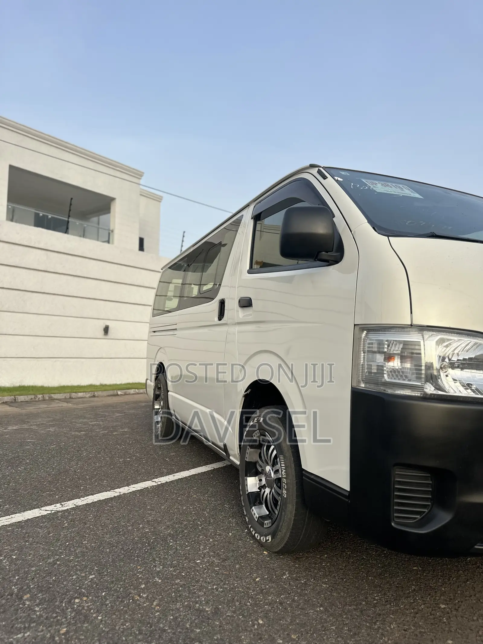 Toyota HiAce 2014 White