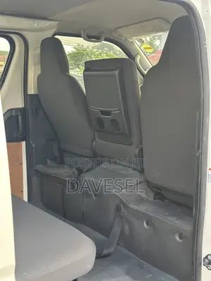Toyota HiAce 2014 White
