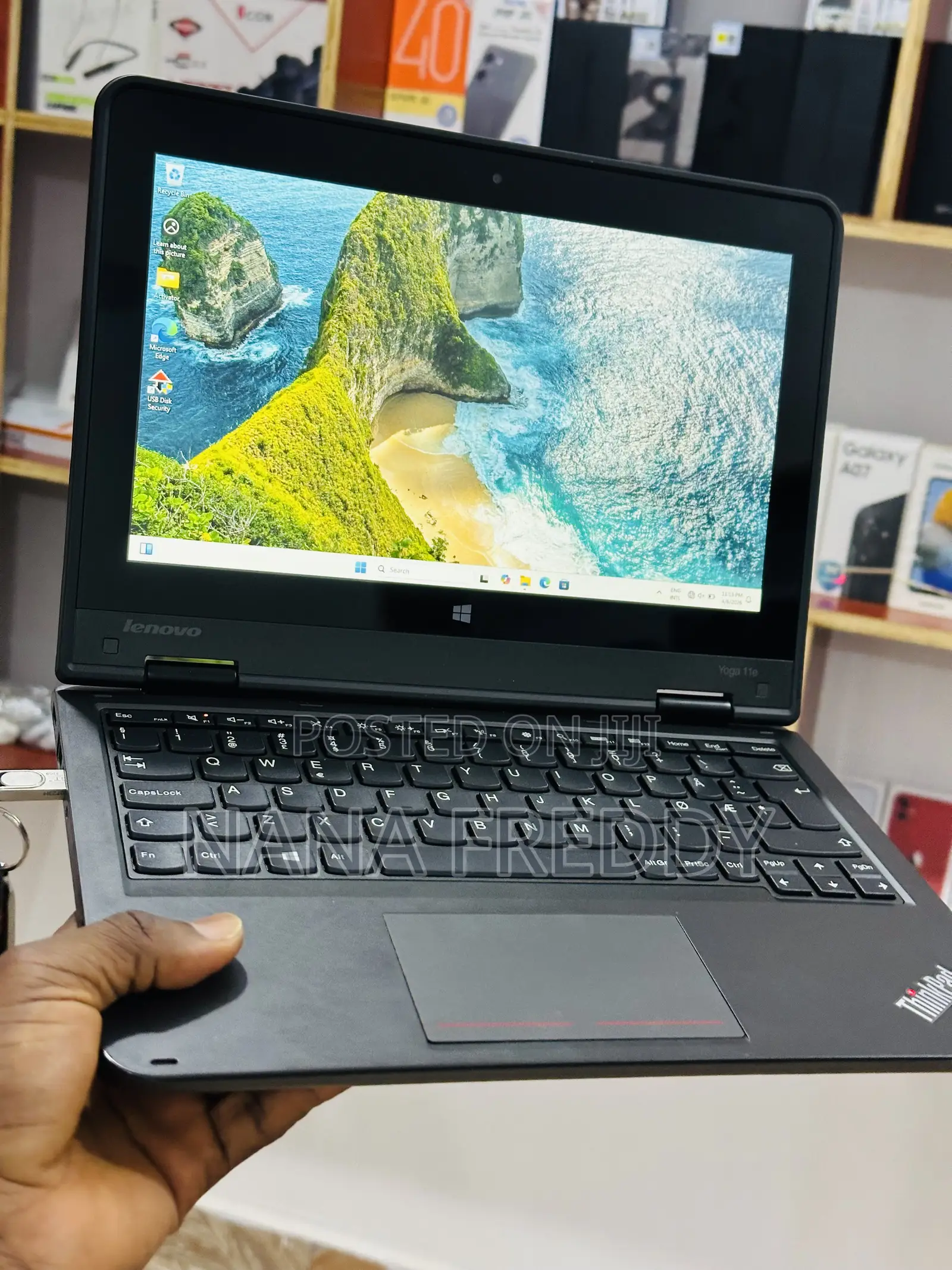 Laptop Lenovo Yoga 11e 4GB Intel Celeron SSD 128GB