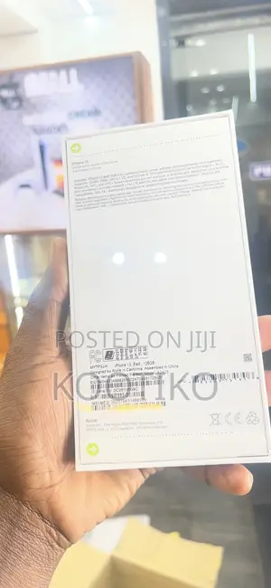 New Apple iPhone 13 128 GB Red