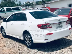 Toyota Corolla LE 4dr Sedan (1.8L 4cyl 4A) 2012 White