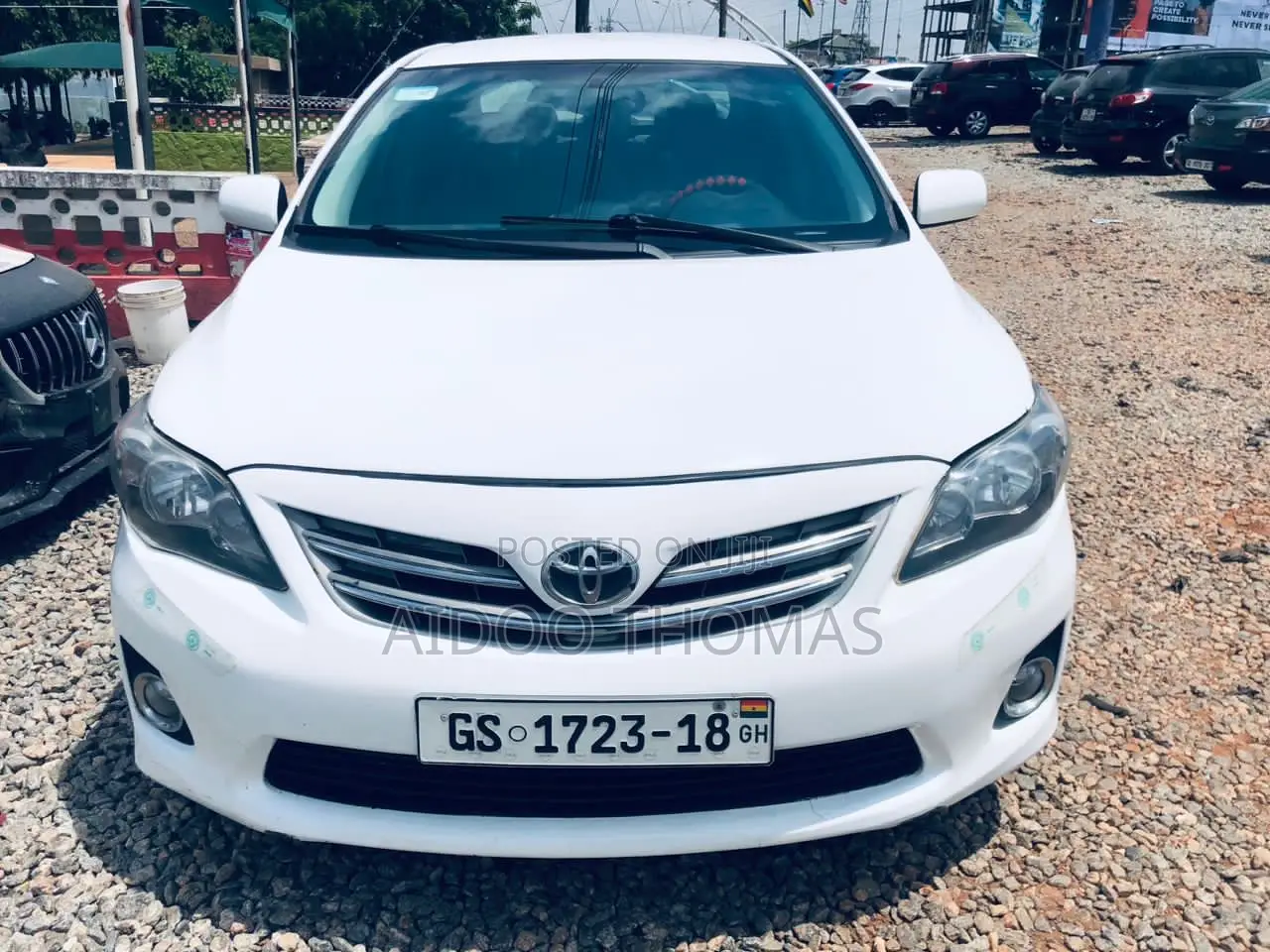 Toyota Corolla LE 4dr Sedan (1.8L 4cyl 4A) 2012 White