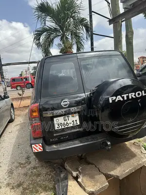 Nissan Patrol 2011 Black