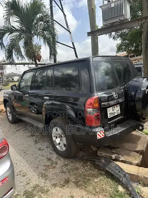 Nissan Patrol 2011 Black