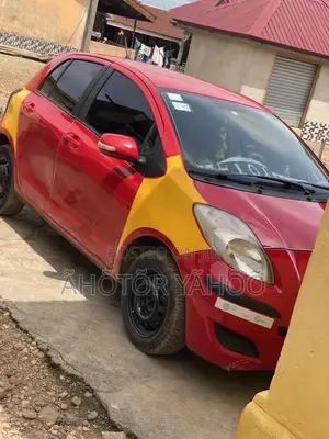 Toyota Vitz 2008 Red