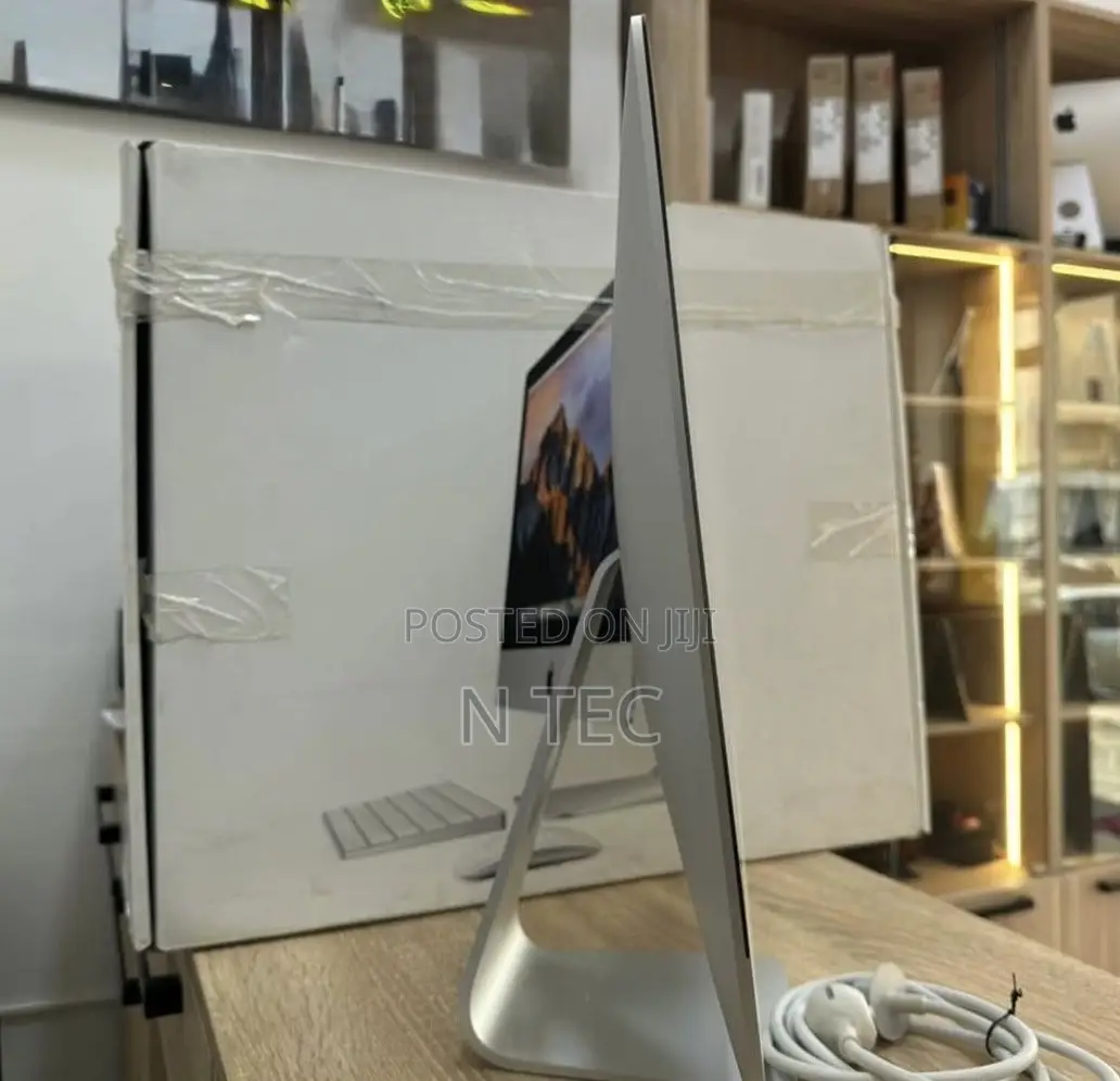 Desktop Computer Apple iMac 8GB Intel Core i3 HDD 1T