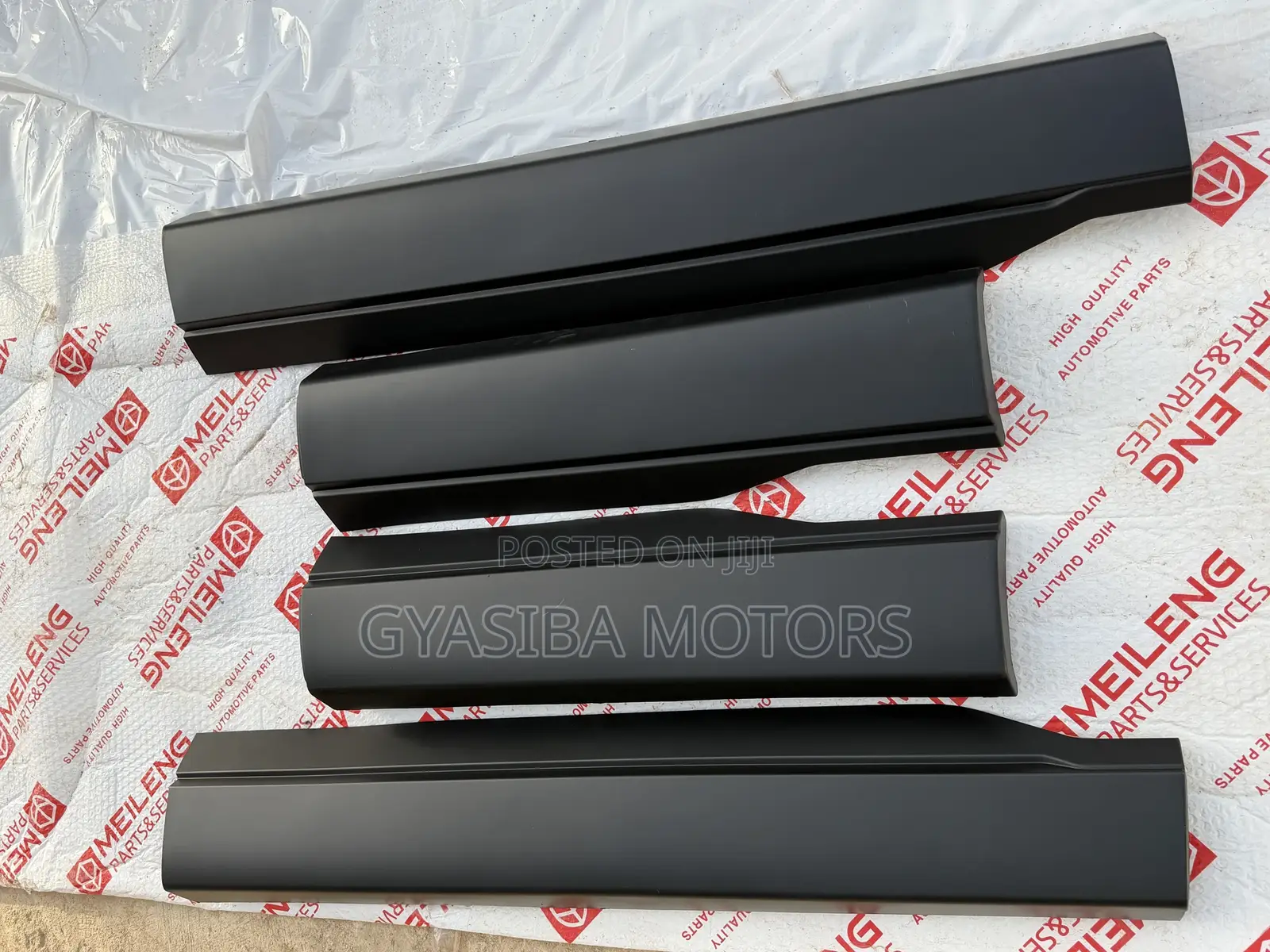 CRV 2023 - 2025 Door Molding