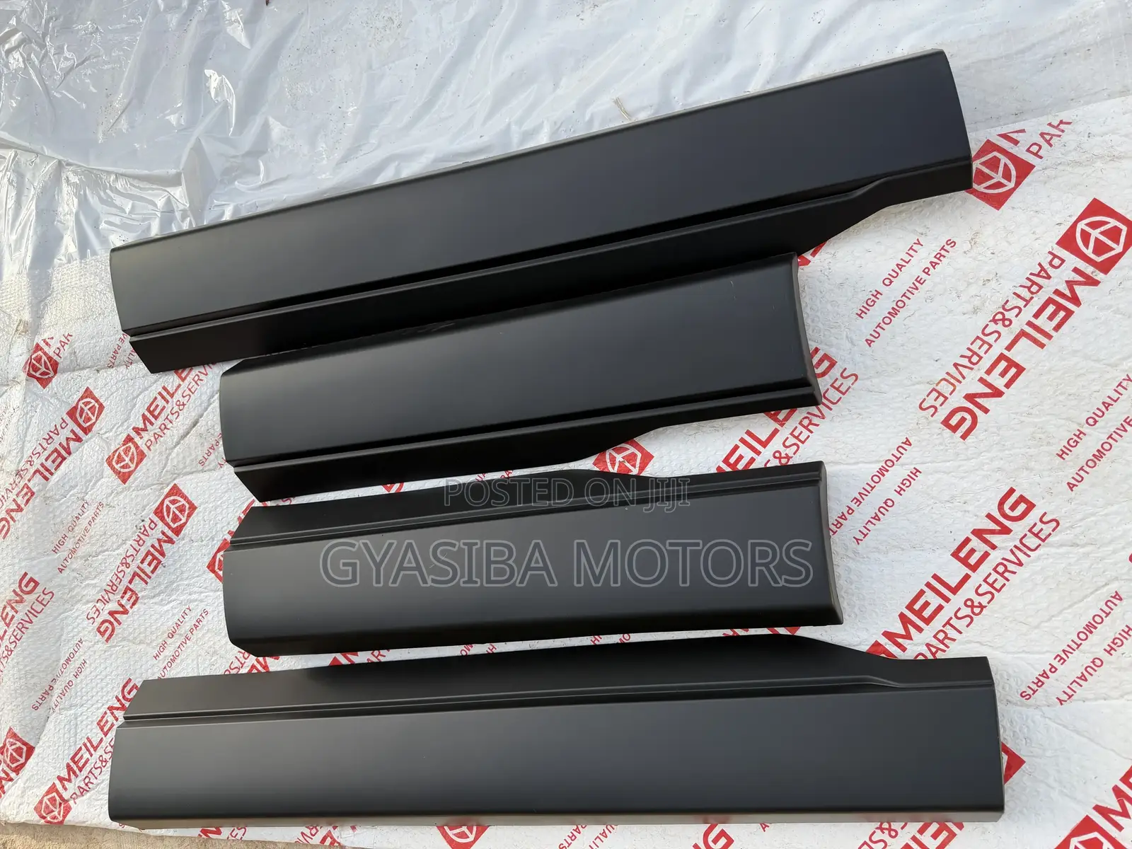CRV 2023 - 2025 Door Molding