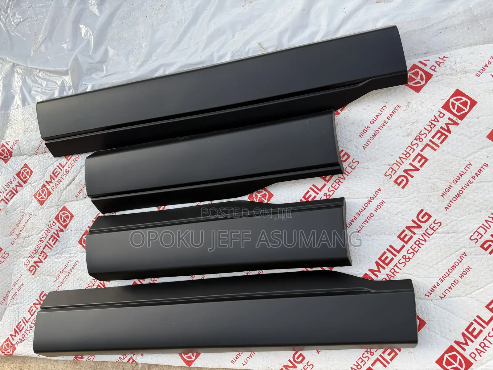 CRV 2023 - 2025 Door Molding