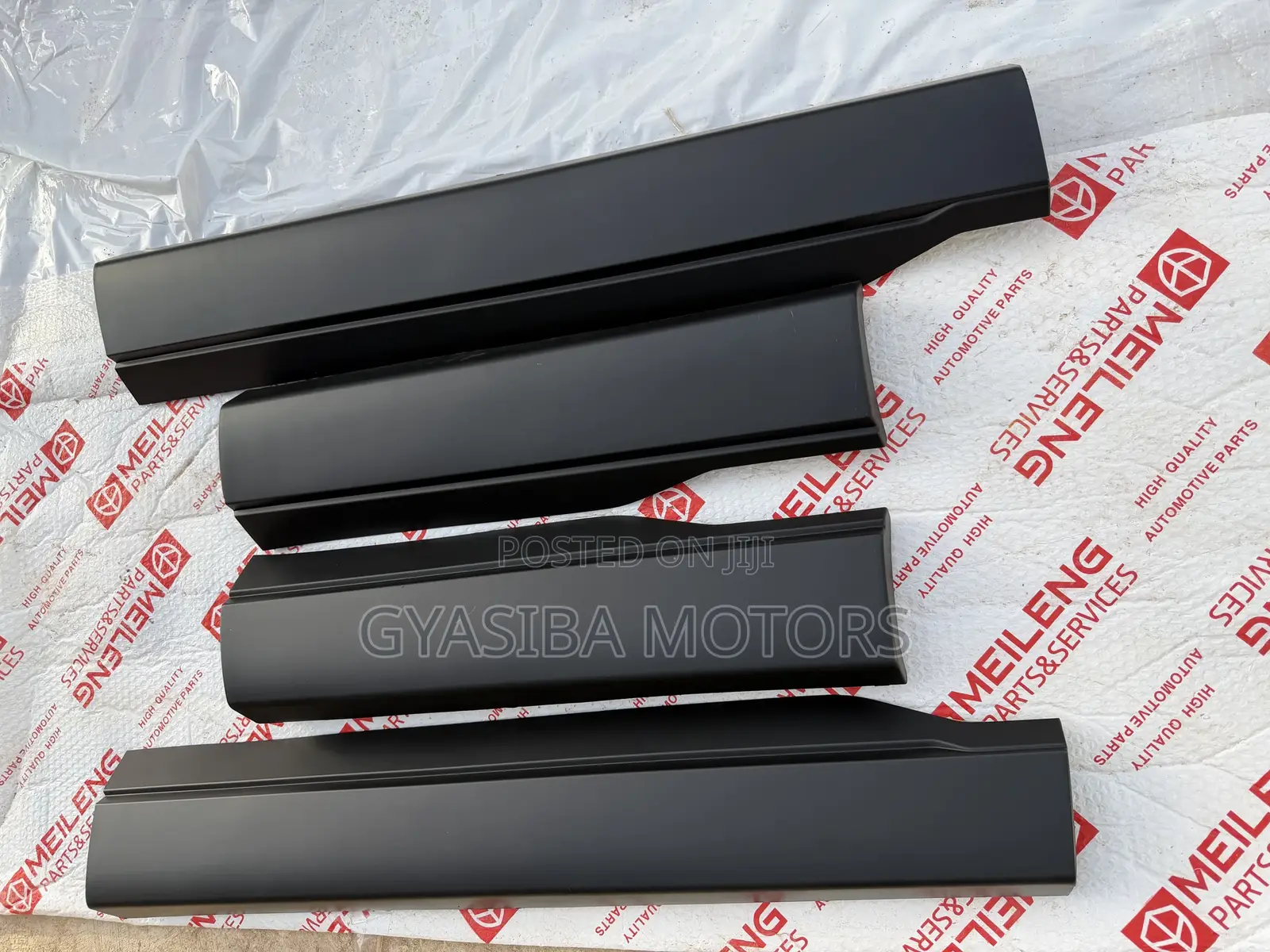 CRV 2023 - 2025 Door Molding