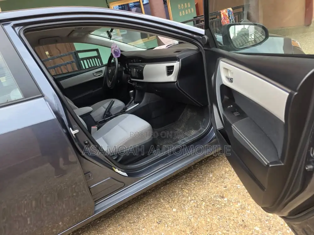 Toyota Corolla 2016 Gray
