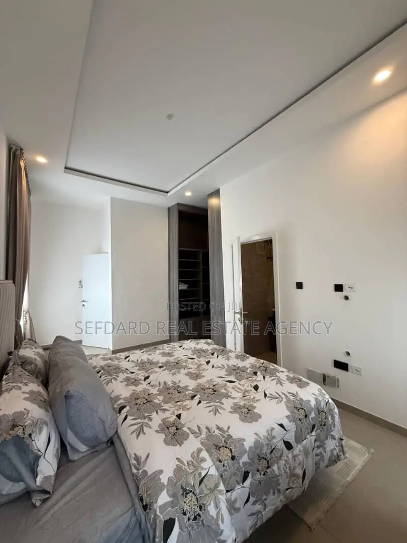 Furnished 3bdrm Townhouse / Terrace in Sefdard Properties, East Legon