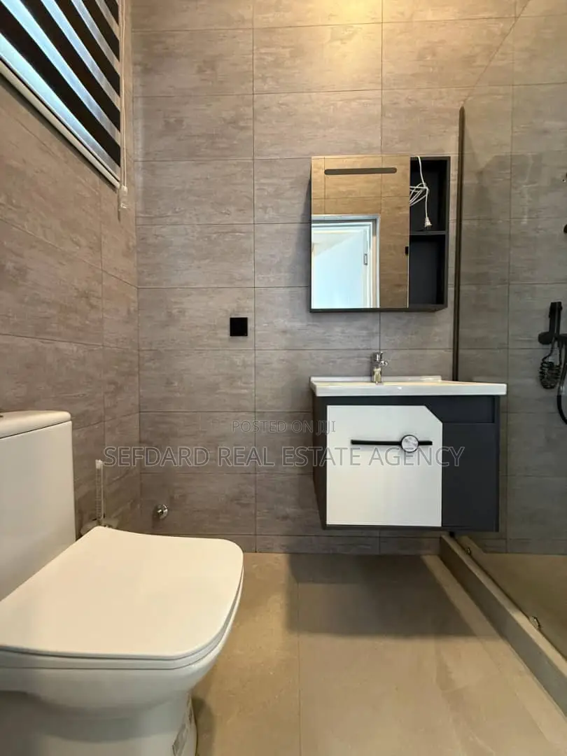 Furnished 3bdrm Townhouse / Terrace in Sefdard Properties, East Legon