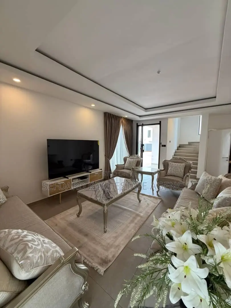 Furnished 3bdrm Townhouse / Terrace in Sefdard Properties, East Legon