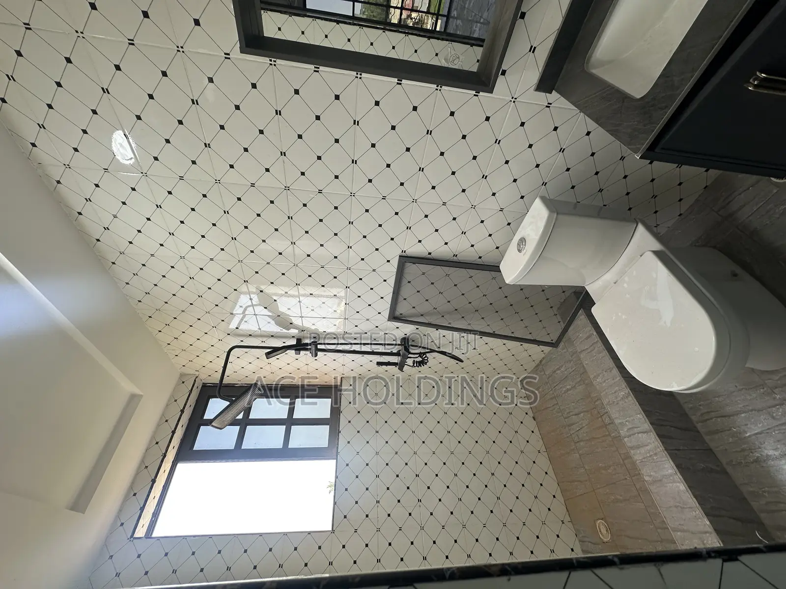 2bdrm Apartment in Lakeside for rent
