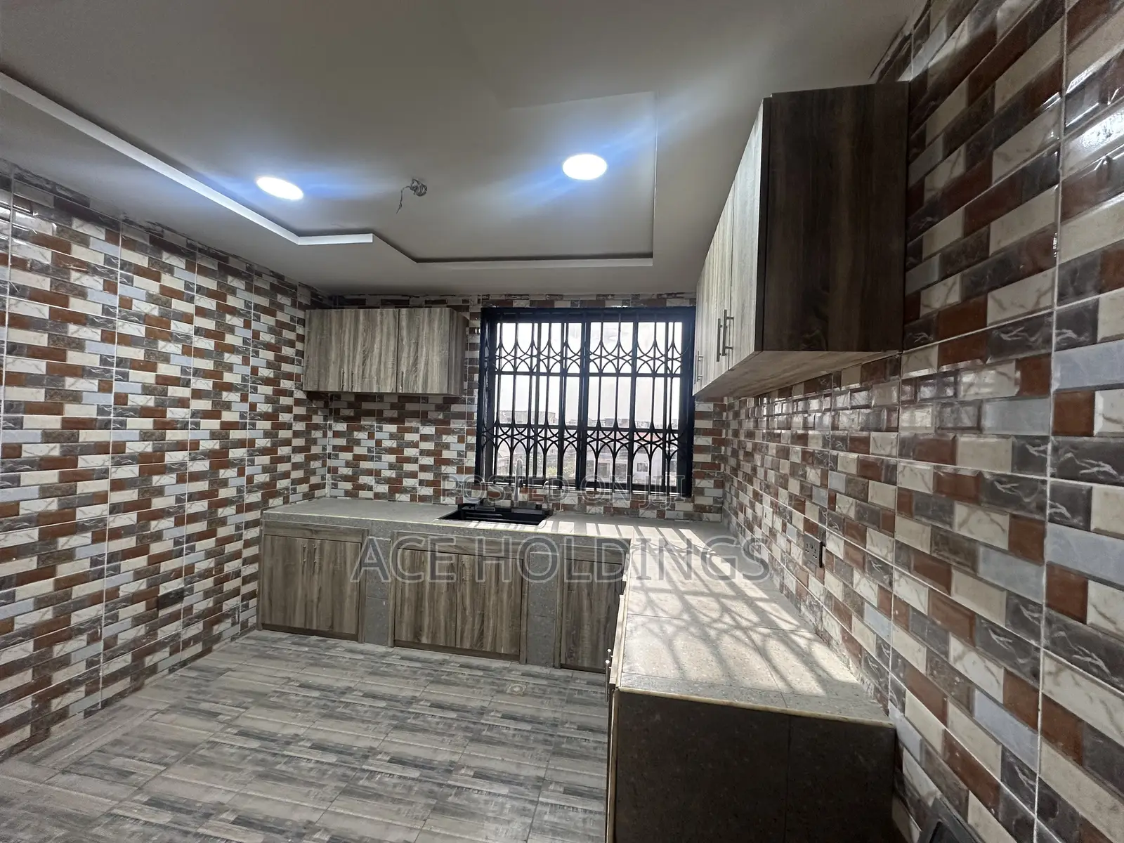 2bdrm Apartment in Lakeside for rent