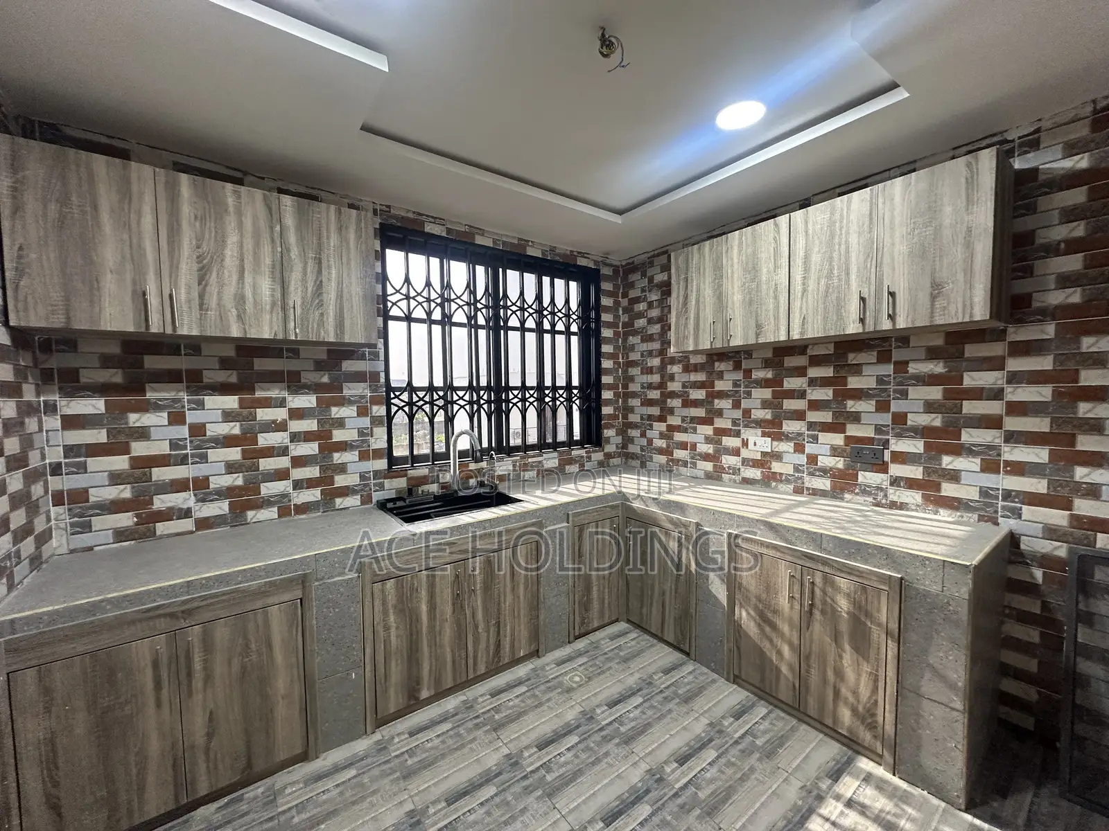 2bdrm Apartment in Lakeside for rent