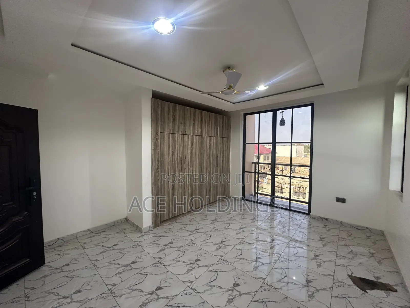 2bdrm Apartment in Lakeside for rent