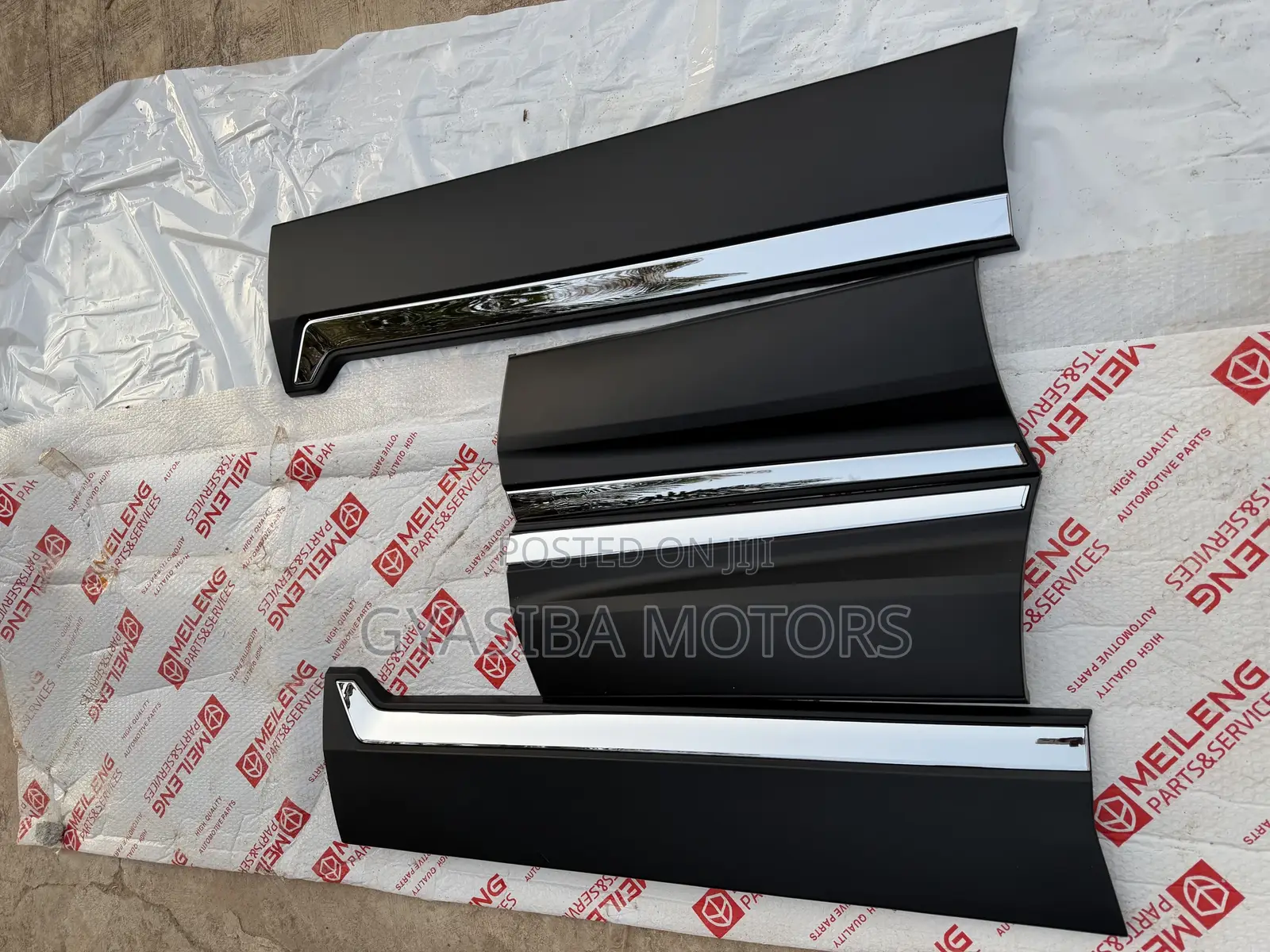 Honda Cr-v 2017 - 2022 Door Moldings With Silver