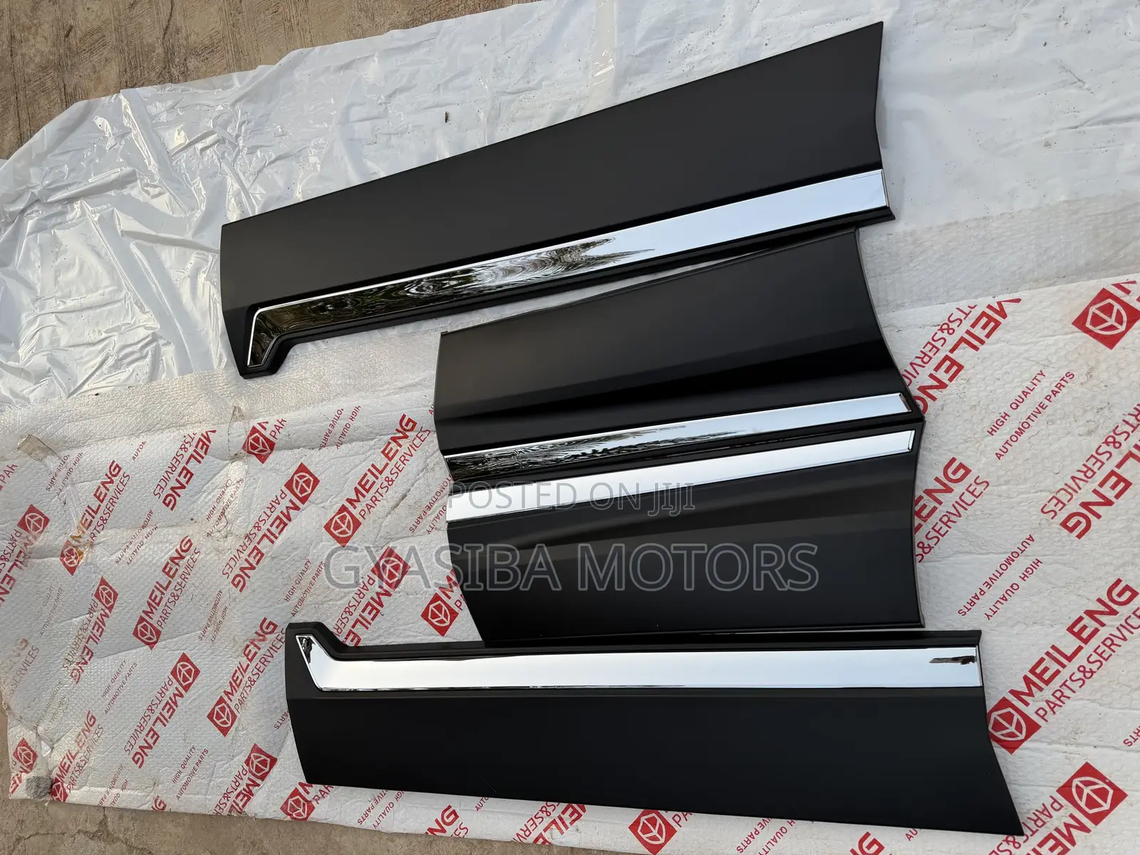 Honda Cr-v 2017 - 2022 Door Moldings With Silver