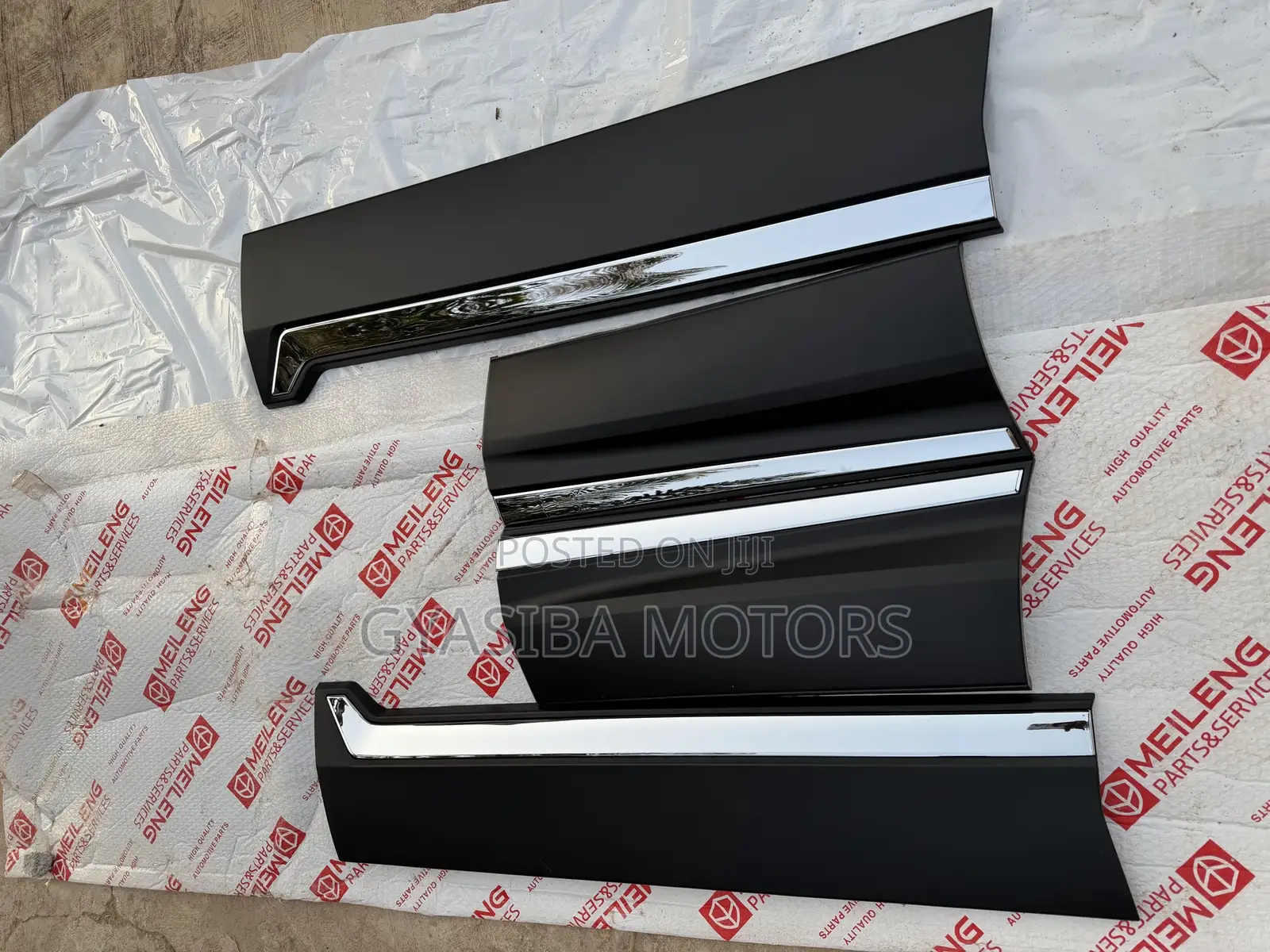 Honda Cr-v 2017 - 2022 Door Moldings With Silver