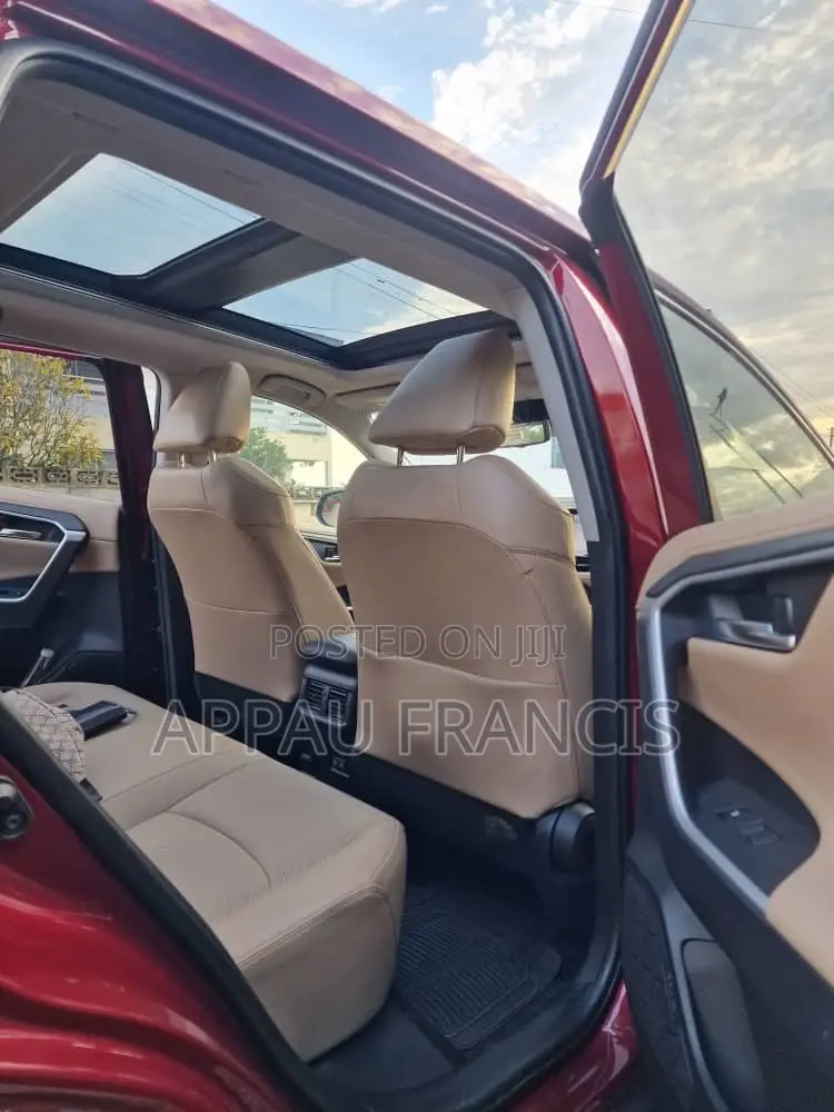 Toyota RAV4 2021 Red