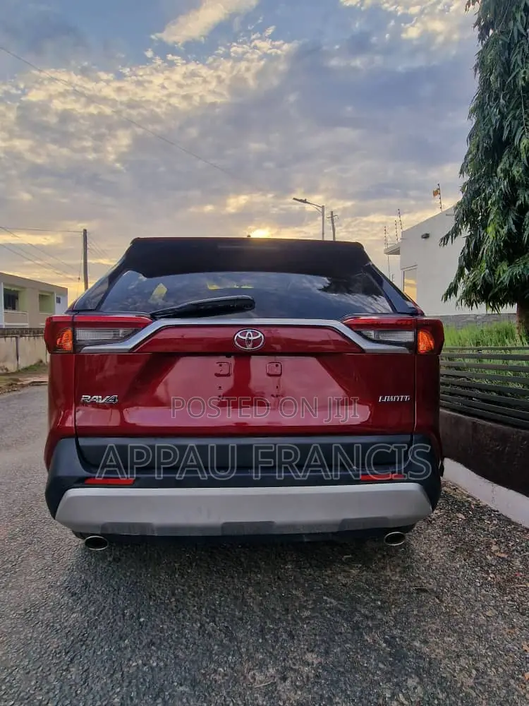 Toyota RAV4 2021 Red