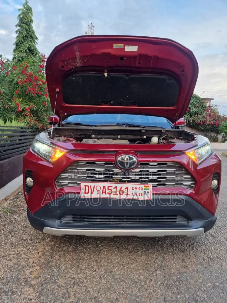 Toyota RAV4 2021 Red