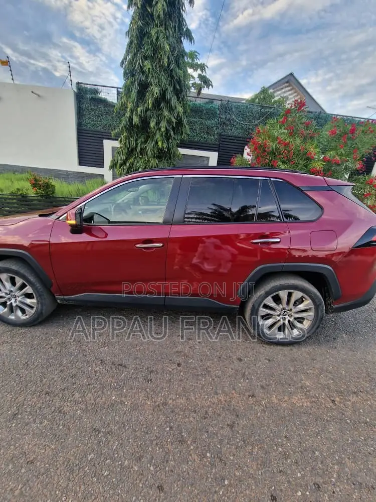 Toyota RAV4 2021 Red