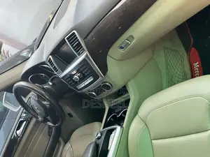 Mercedes-Benz M Class ML350 4MATIC 4dr SUV AWD (3.5L 6cyl 7A) 2015