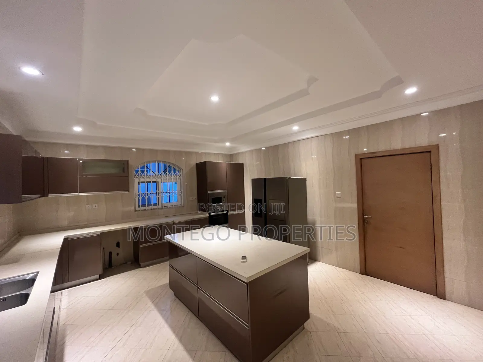 5bdrm House in East Legon for rent