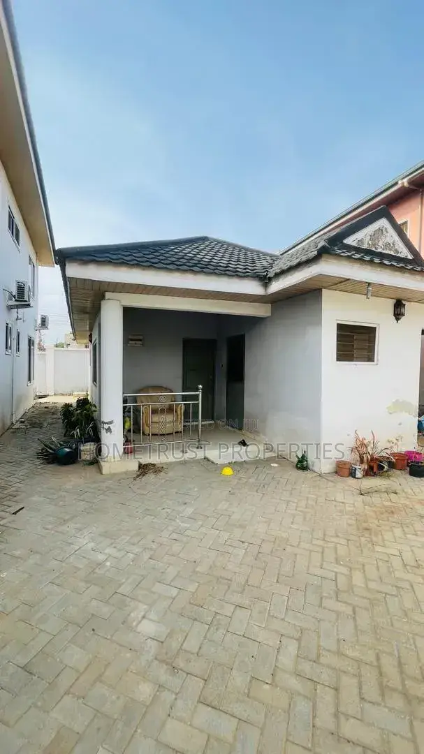 5bdrm Duplex in Tseaddo Dvla Area for rent
