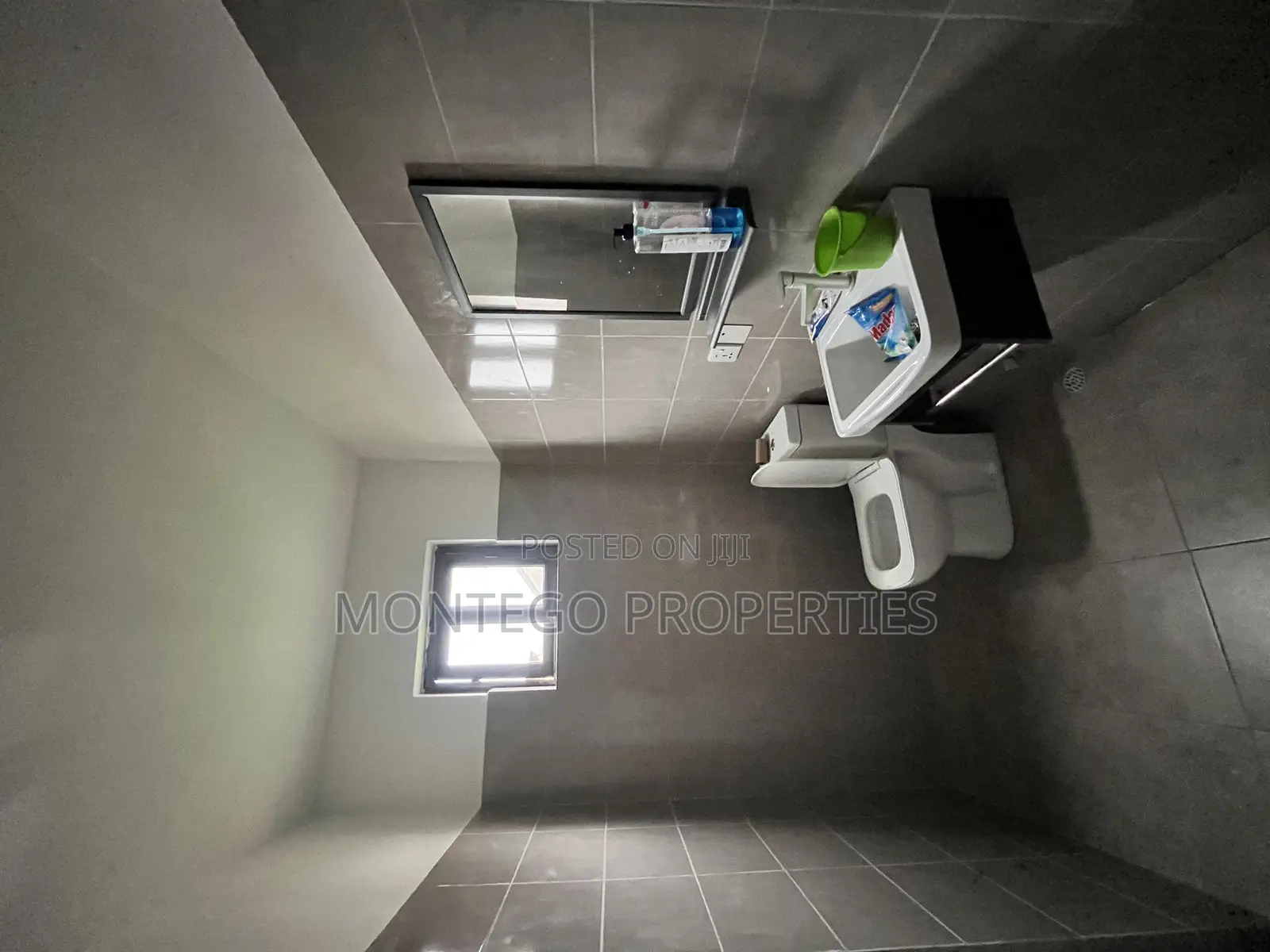 2bdrm Townhouse / Terrace in East Legon Hills, School Junction for rent
