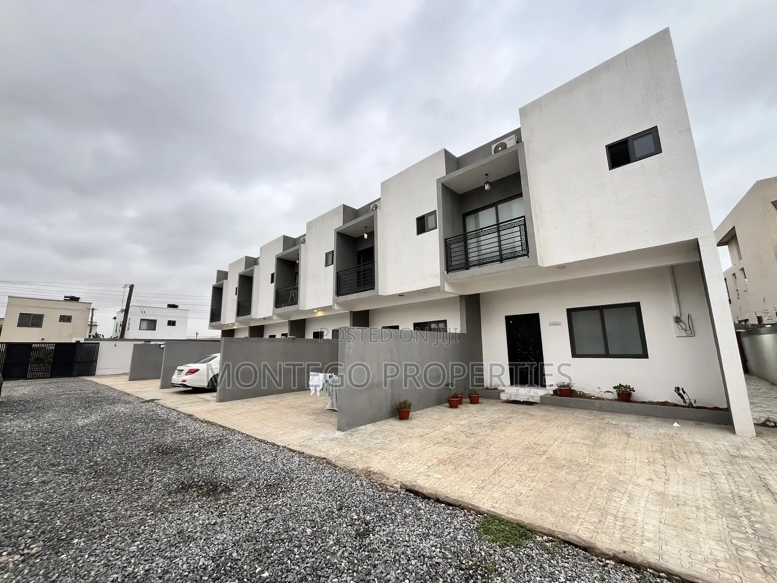 2bdrm Townhouse / Terrace in East Legon Hills, School Junction for rent