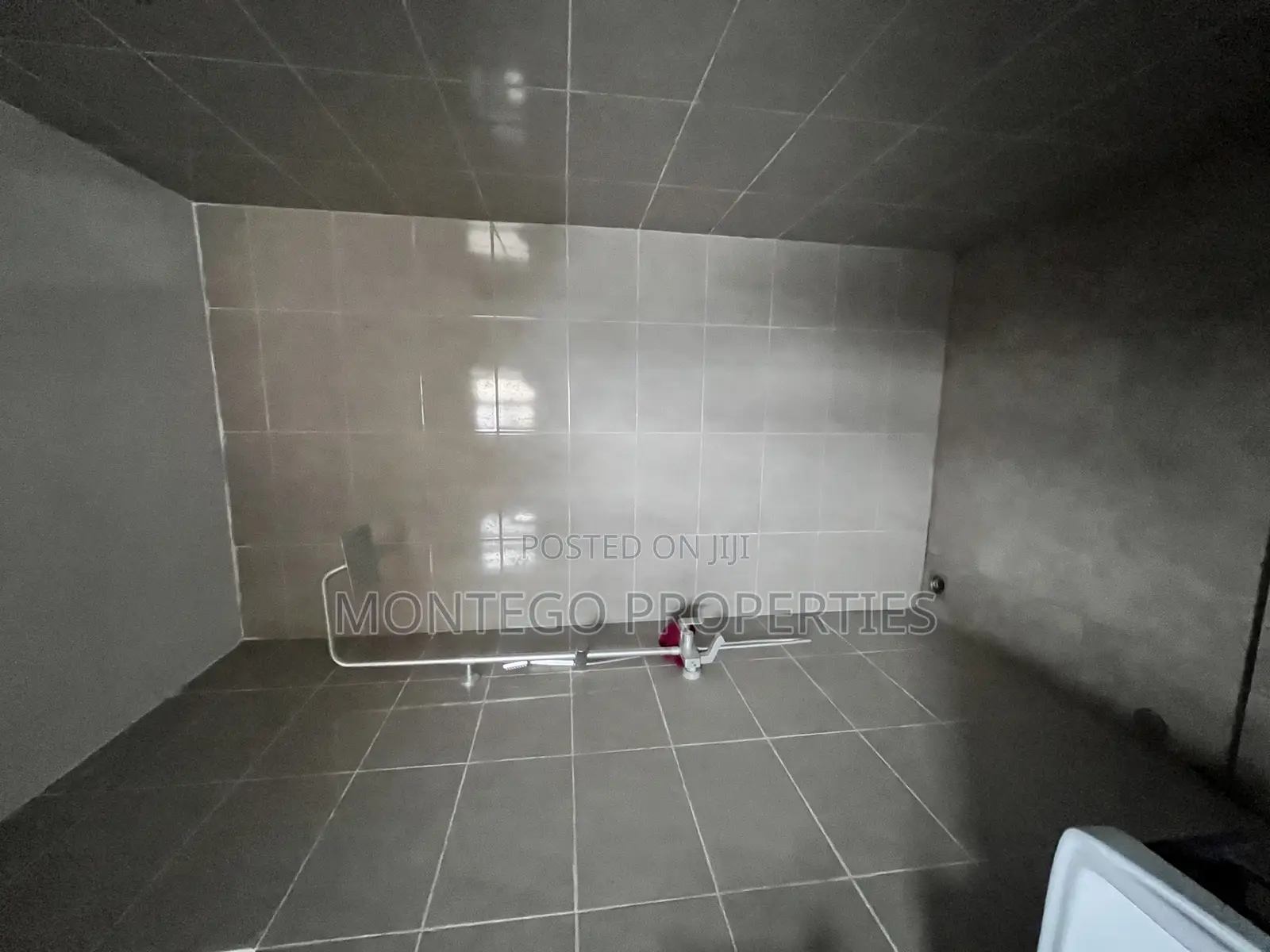 2bdrm Townhouse / Terrace in East Legon Hills, School Junction for rent