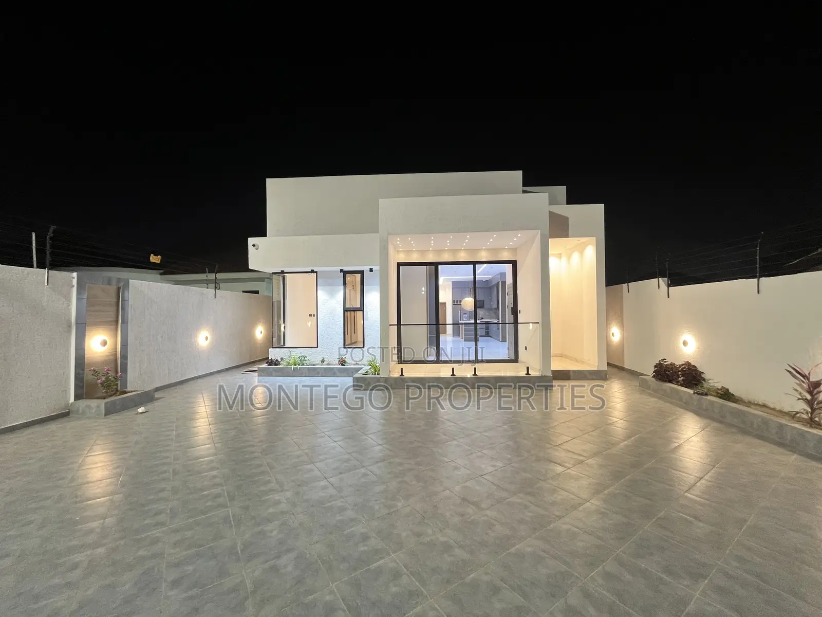 3bdrm House in Ashale Botwe for sale