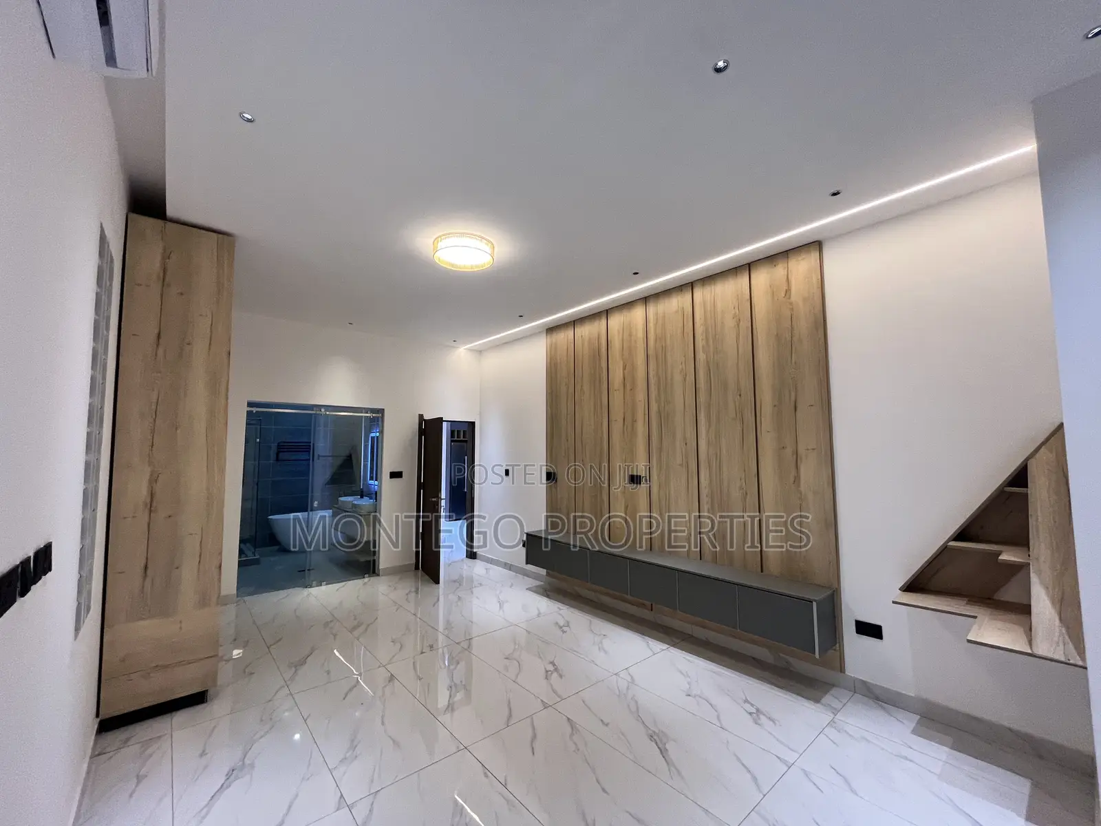 3bdrm House in Ashale Botwe for sale