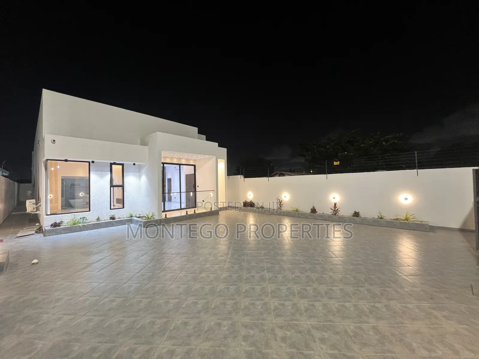 3bdrm House in Ashale Botwe for sale