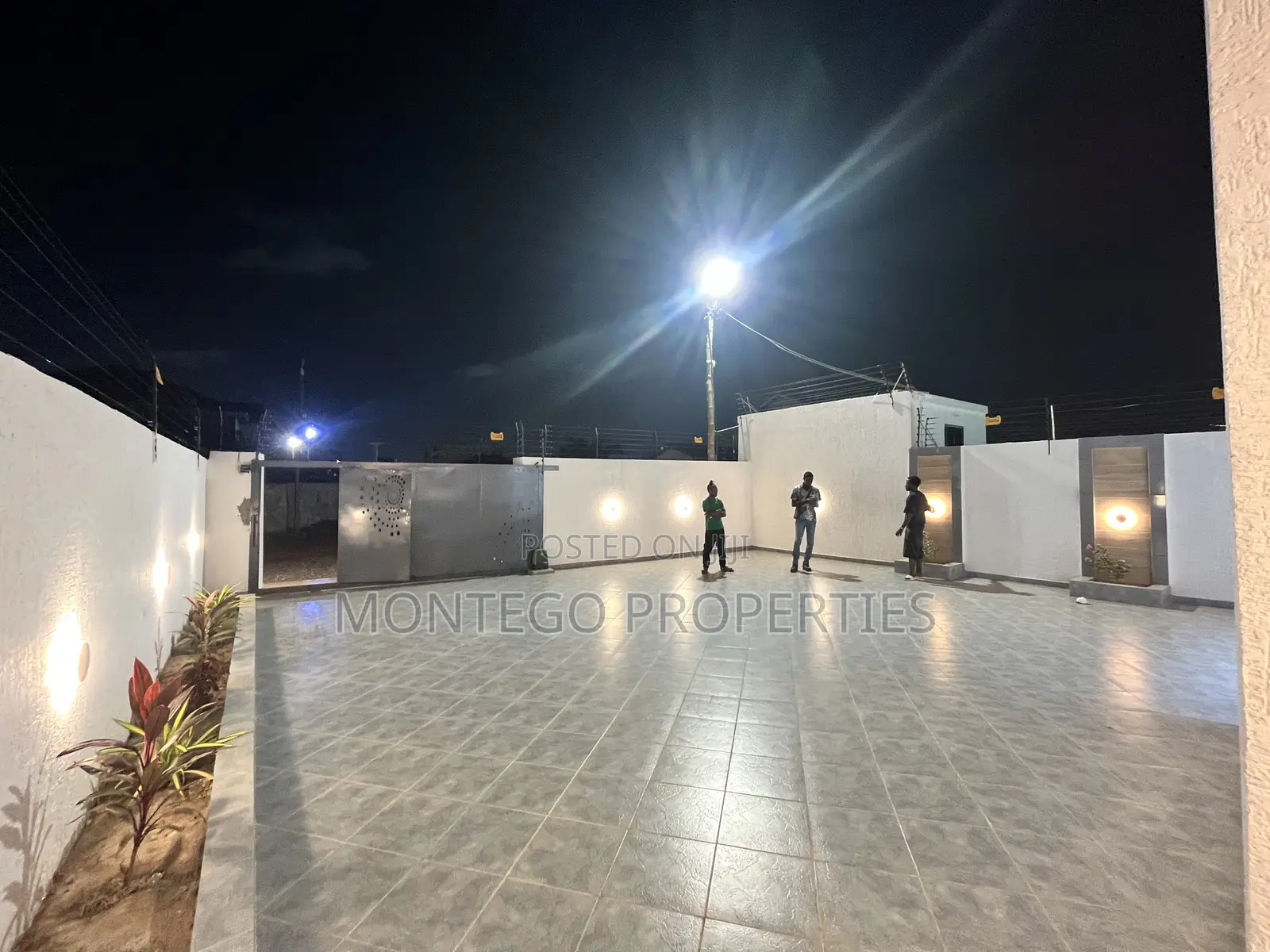 3bdrm House in Ashale Botwe for sale
