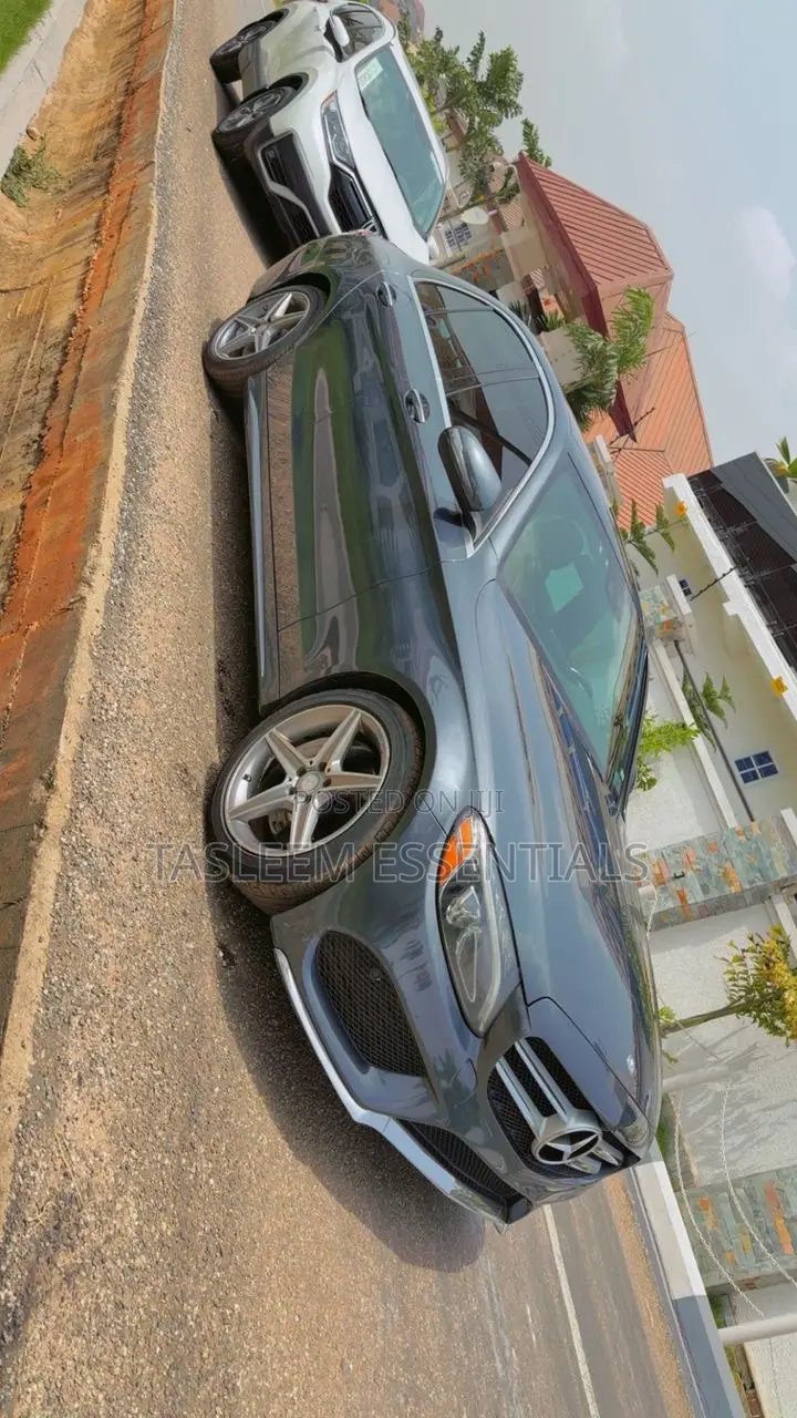 Mercedes-Benz C300 Base Sedan RWD (2.0L 4cyl 7A) 2016 White