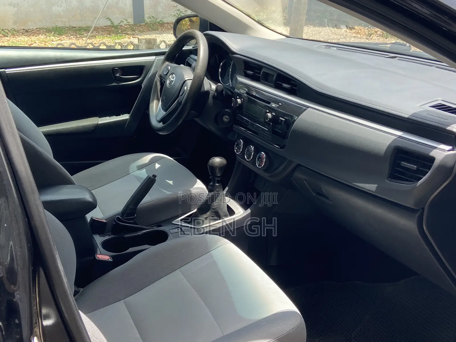 Toyota Corolla LE 4dr Sedan (1.8L 4cyl CVT) 2015 Black