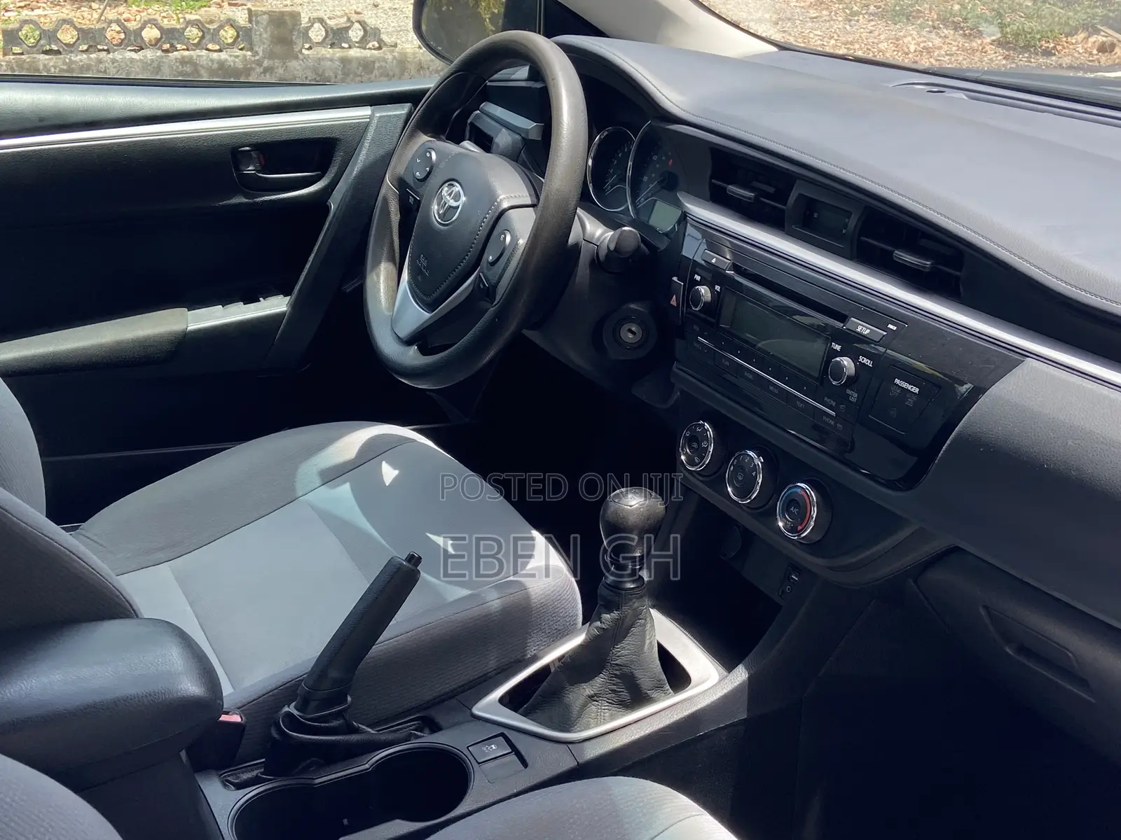 Toyota Corolla LE 4dr Sedan (1.8L 4cyl CVT) 2015 Black